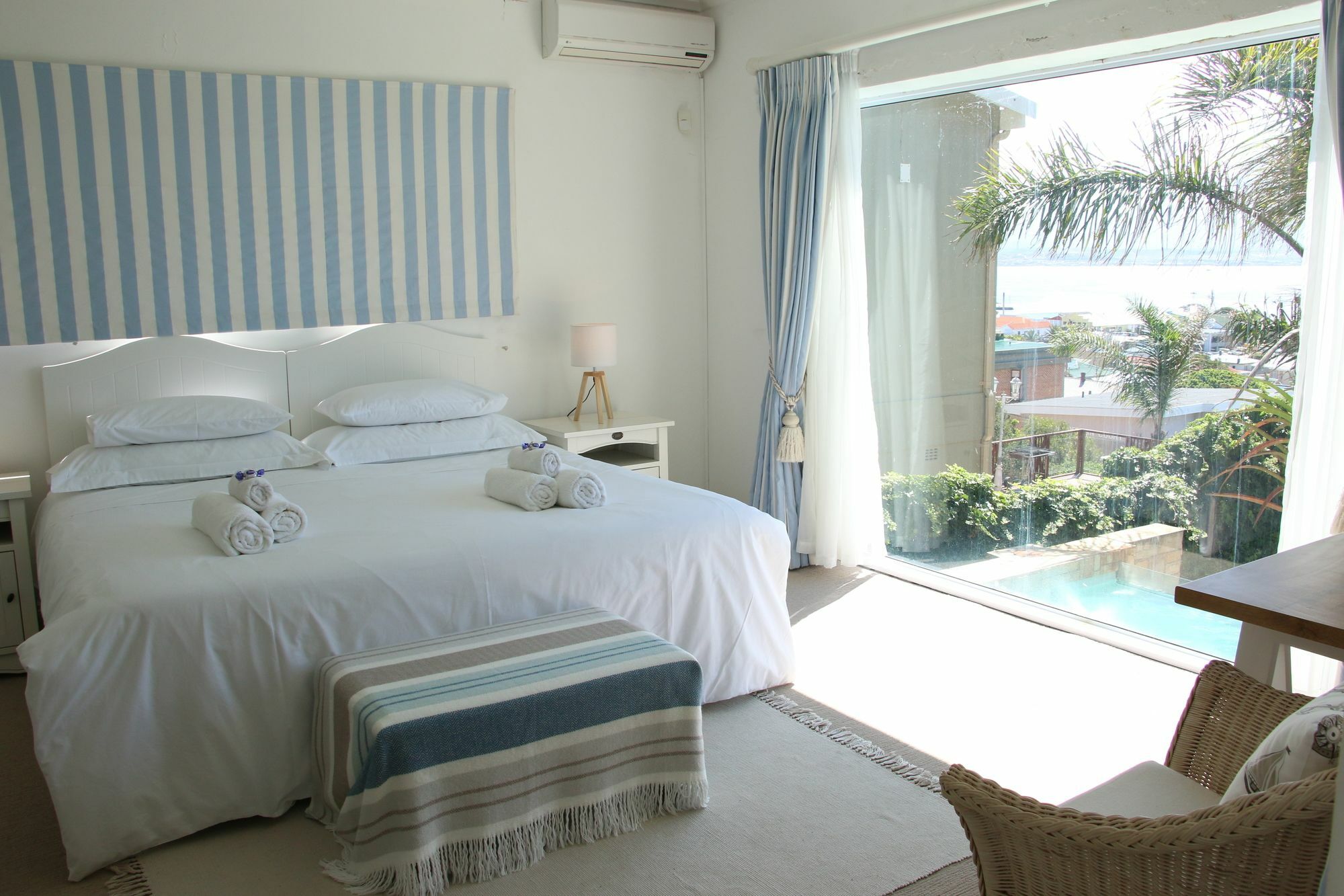 4 On Montagu Accommodation Mossel Bay Exterior foto