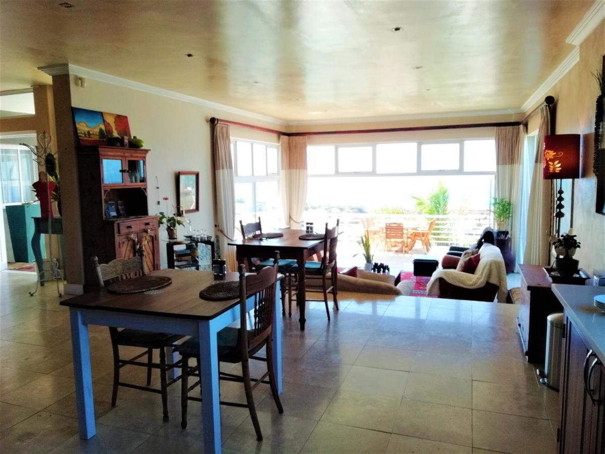 4 On Montagu Accommodation Mossel Bay Exterior foto